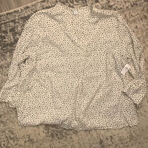 Old navy v neck flowy top with button sleeve